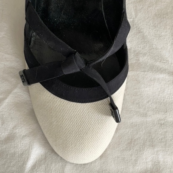 Vintage Chanel Heels (authentic) - Picture 3 of 12